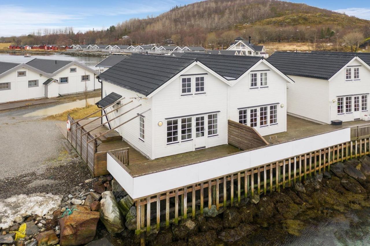 Idyllisk Sjohus Pa Naurstad Bodø Exterior foto